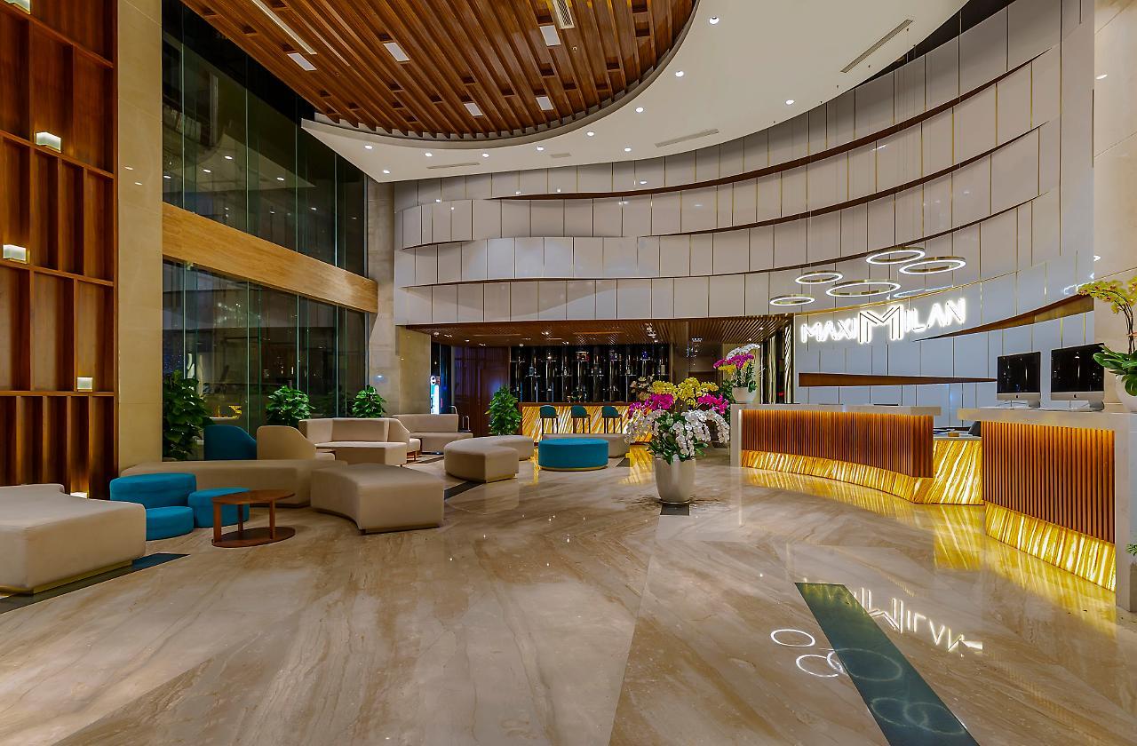 Maximilan Danang Beach Hotel Exteriör bild